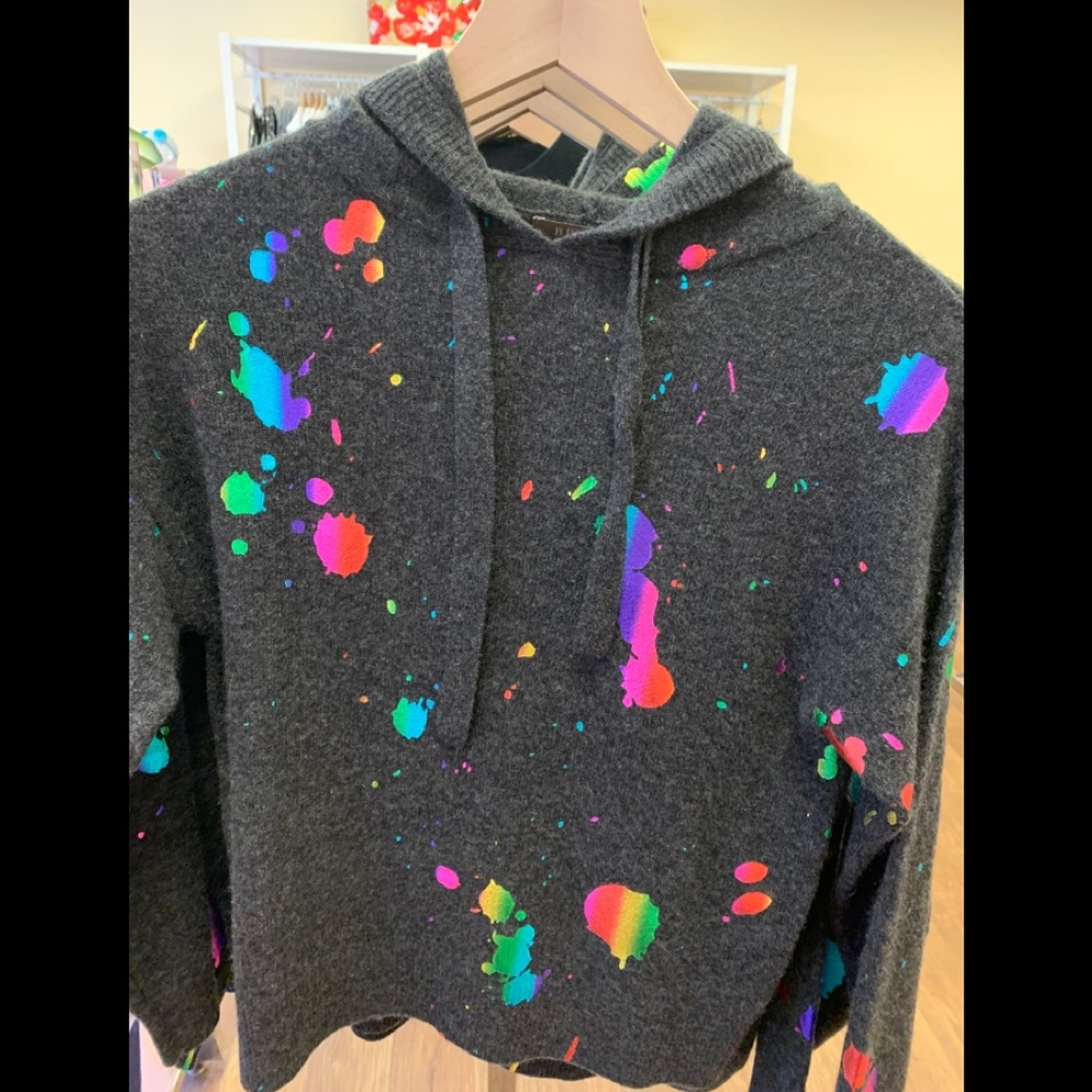 WOMEN SWEATER